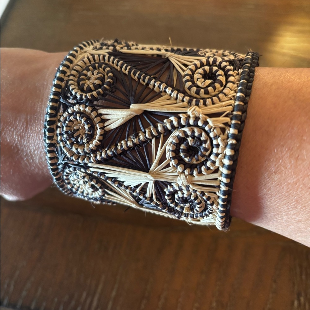 Handwoven Iraca Palm Cuff Bracelet – Artisan Made in Colombia NW